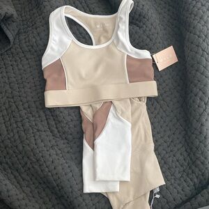 Small NWT WILO brand neutral leggings set